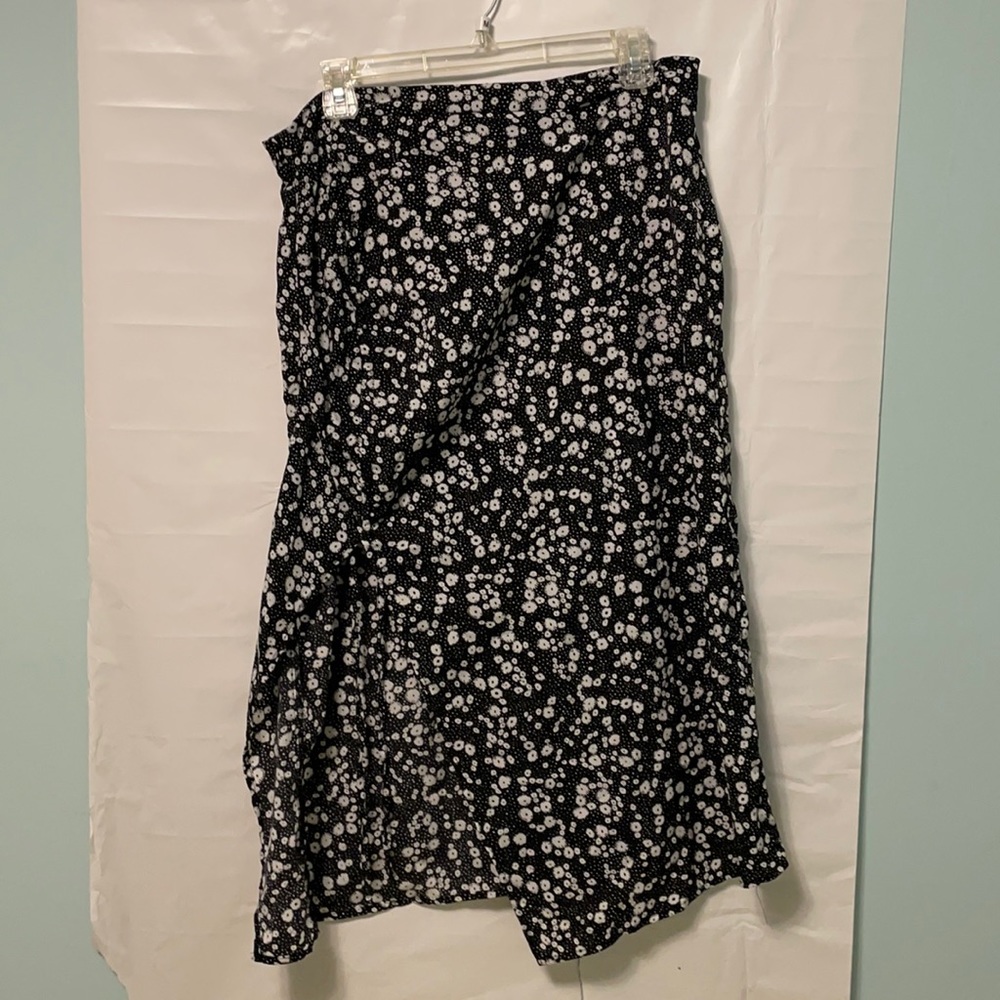 Floral slit skirt size extra large from SHEIN